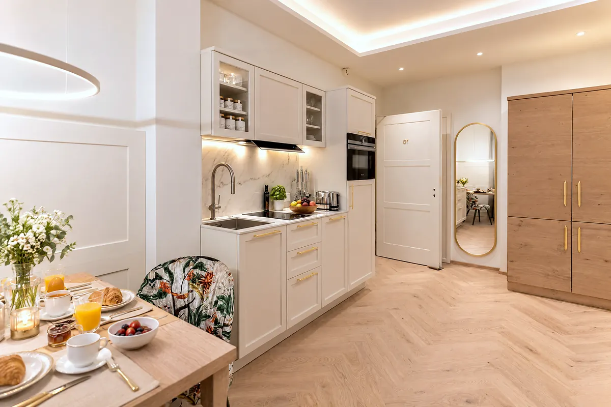 Küche und Garderobe, 01 Diamantfasan